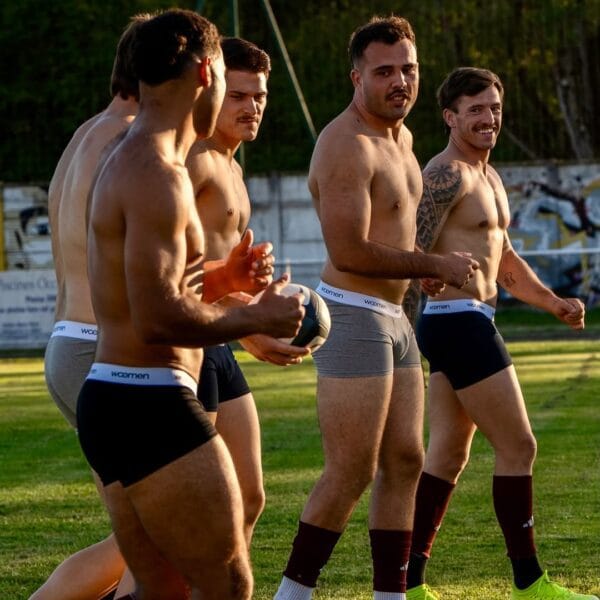 @woemenofficiel x @floiracrivedroite 📸✨🏉🫱🏻‍🫲🏼1 boxer wœmen acheté = 4 protections périodiq-3