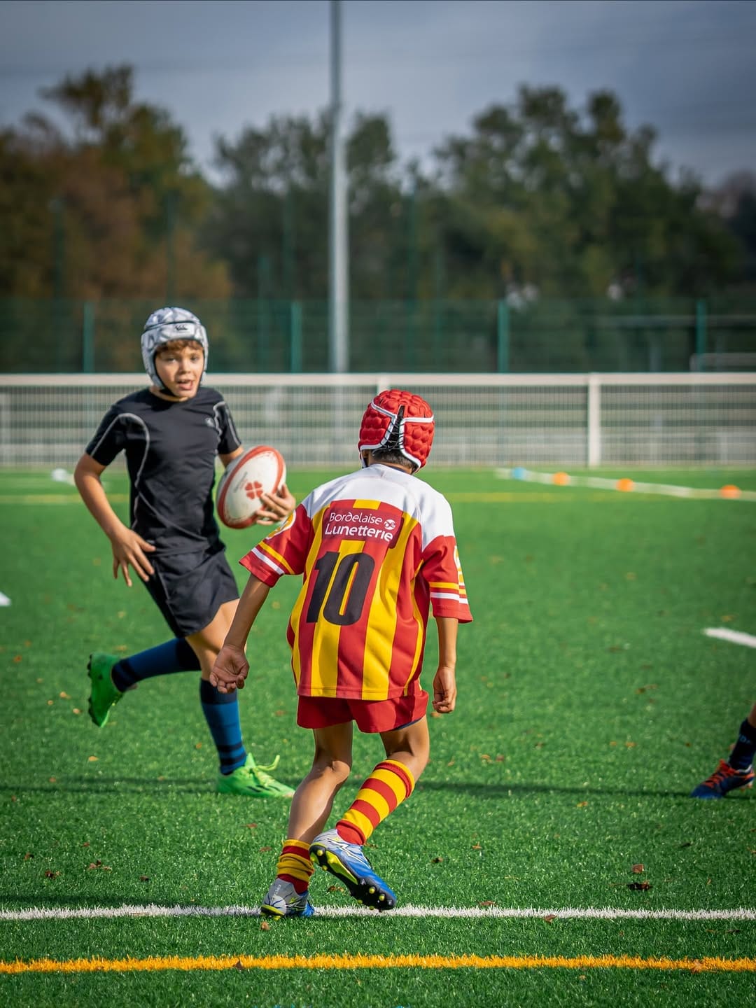 Le mercredi, place à l’école de rugby au Domaine de la Burthe de Floirac ! 🐝Crédit - N.BELLIER#