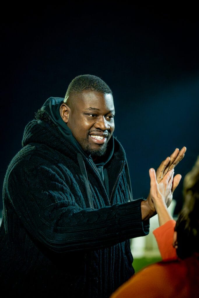 Lire la suite à propos de l’article Transmission, échange et héritage 🐝 𝗧𝗵𝗶𝗲𝗿𝗿𝘆 𝗣𝗮𝗶𝘃𝗮 𝘁𝗼𝘂𝗷𝗼𝘂𝗿𝘀 𝗦𝗮𝗻𝗴 𝗲𝘁 𝗢𝗿