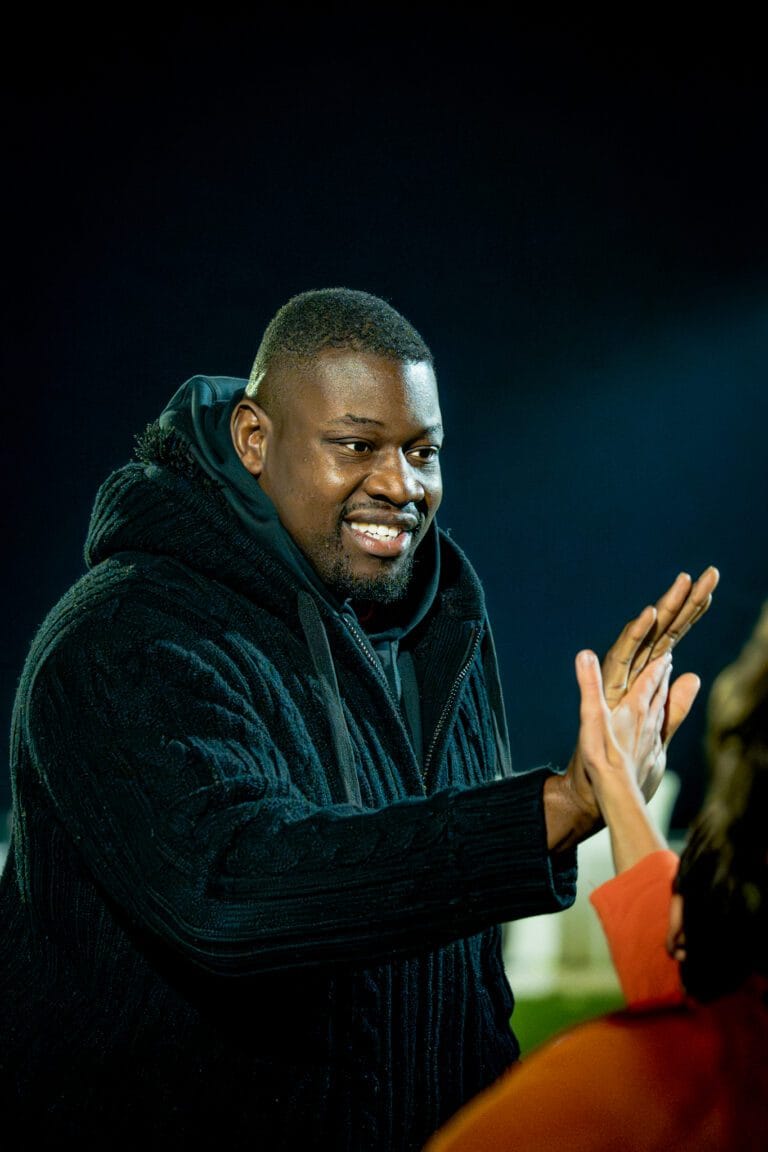 Lire la suite à propos de l’article Transmission, échange et héritage 🐝 𝗧𝗵𝗶𝗲𝗿𝗿𝘆 𝗣𝗮𝗶𝘃𝗮 𝘁𝗼𝘂𝗷𝗼𝘂𝗿𝘀 𝗦𝗮𝗻𝗴 𝗲𝘁 𝗢𝗿